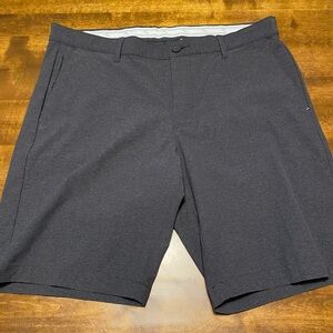 Tommy Bahama Men's 35 Dark Gray Shorts Golf 5 pocket Casual Athletic 9" inseam